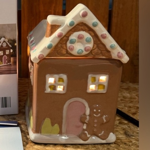Huntington Home Wax Warmer Christmas House Gingerbread - Picture 5 of 12